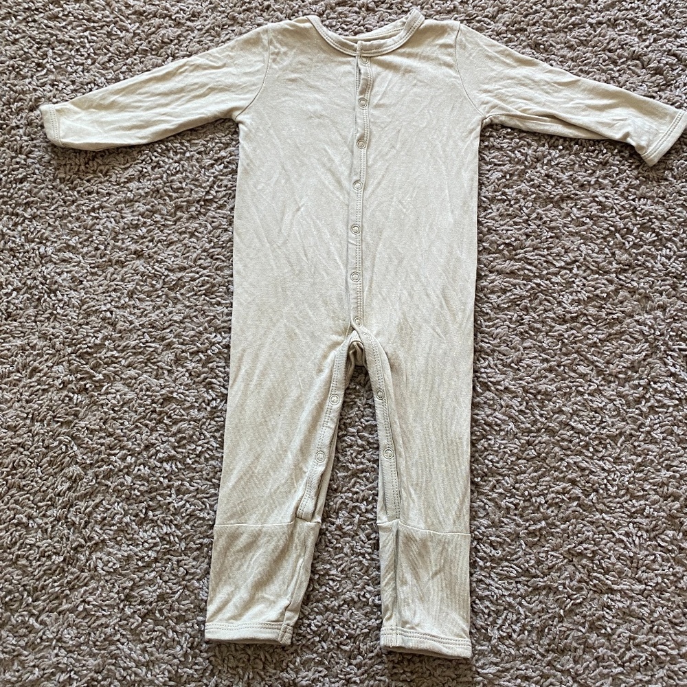 Kyte Baby Wheat Long Sleeve Snap Romper Sz. 3-6 months